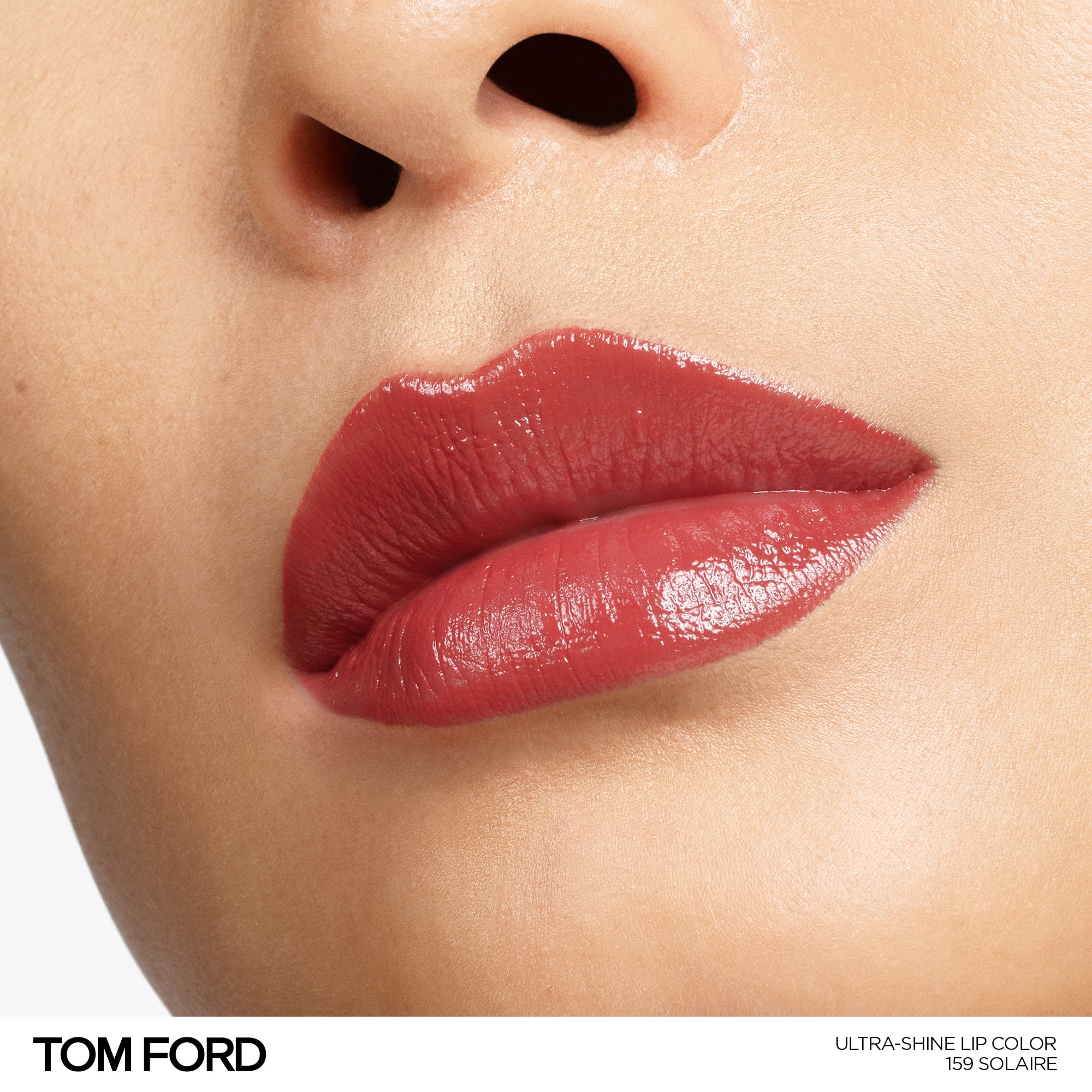 ULTRA SHINE LIP COLOR (LABIAL EN BARRA)